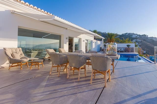 2 soverom Villa til salgs i Almuñécar med svømmebasseng garasje - € 1 200 000 (Ref: 8410290)