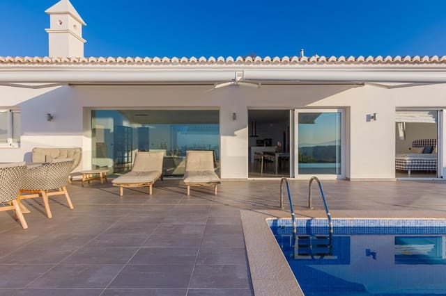 2 soverom Villa til salgs i Almuñécar med svømmebasseng garasje - € 1 200 000 (Ref: 8410290)