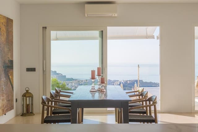 2 soverom Villa til salgs i Almuñécar med svømmebasseng garasje - € 1 200 000 (Ref: 8410290)