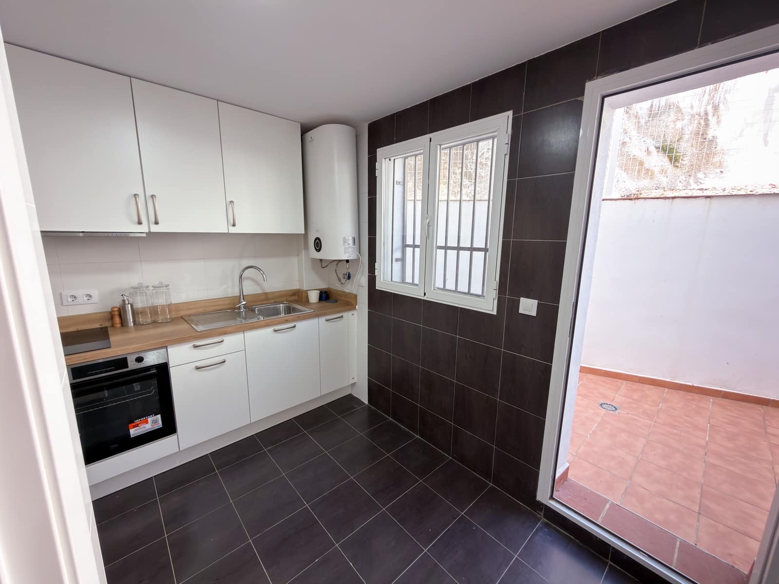 2 Zimmer Haus zu verkaufen in Almunecar mit Garage - 235.000 € (Ref: 9999192)