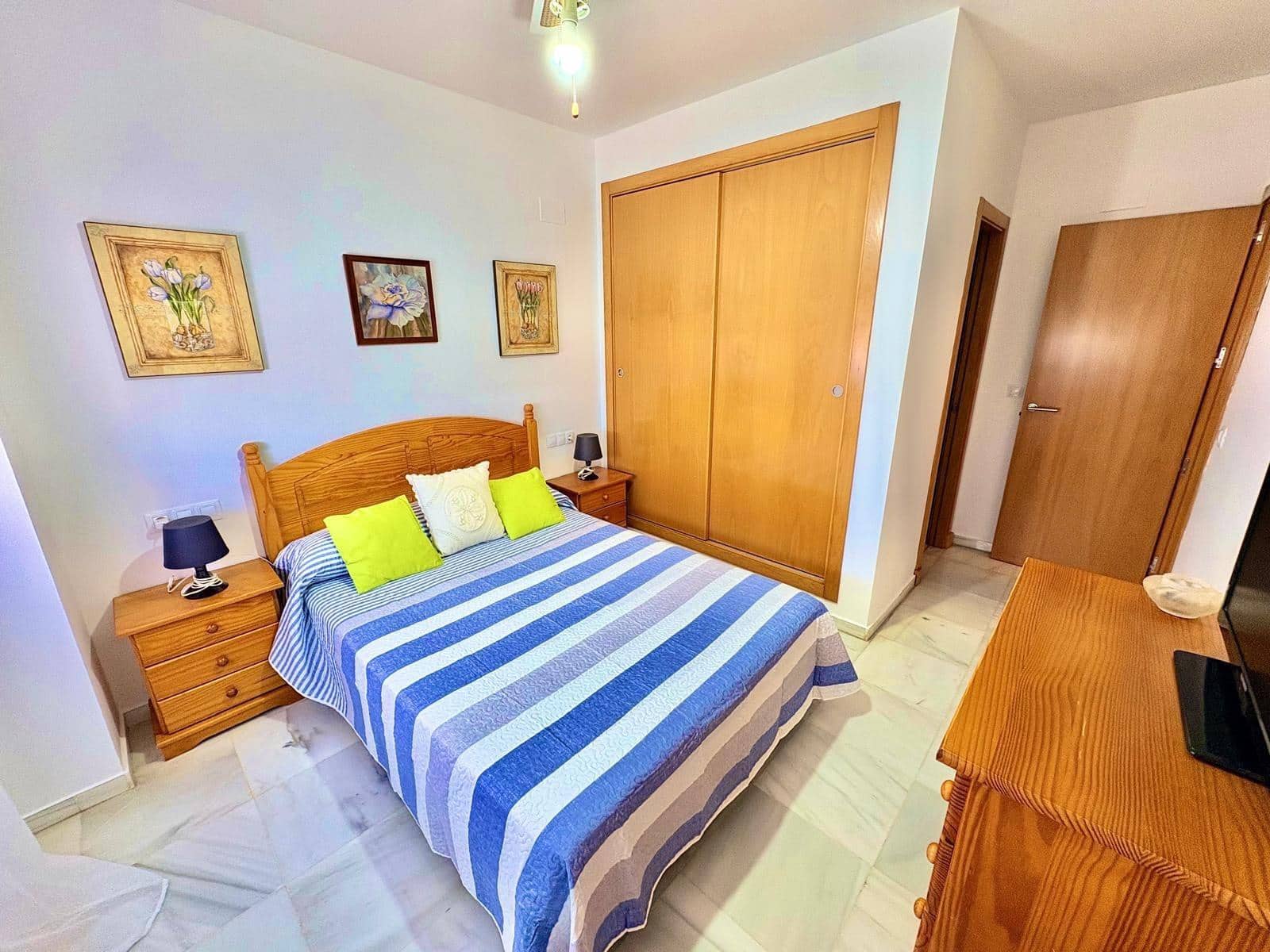 2 slaapkamer Flat te huur in Velez-Malaga met zwembad garage - € 1.300 (Ref: 10006697)