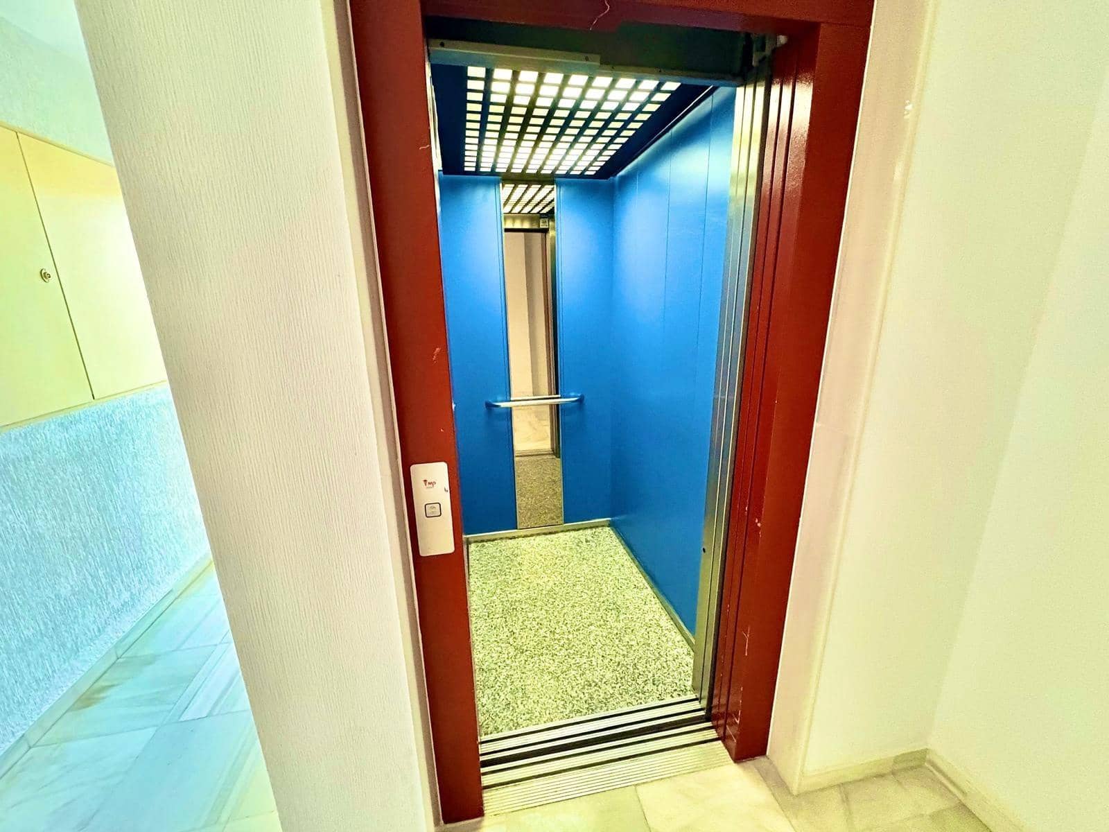 2 slaapkamer Flat te huur in Velez-Malaga met zwembad garage - € 1.300 (Ref: 10006697)