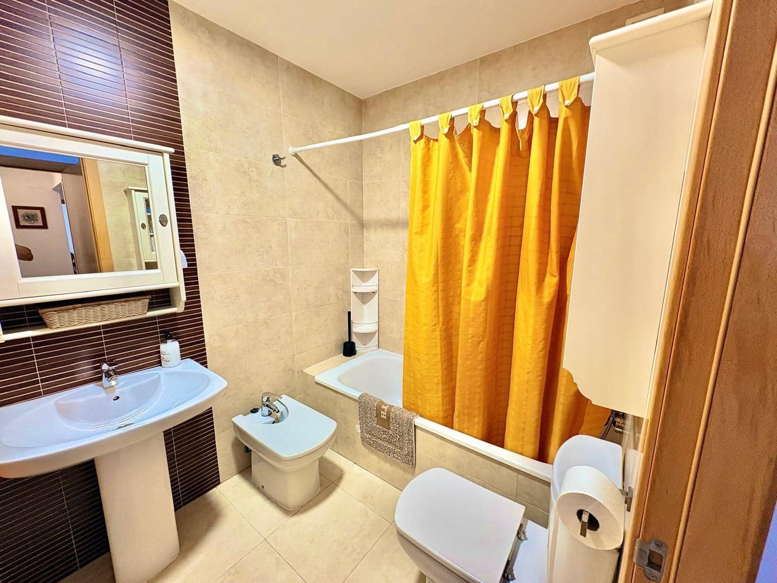 2 slaapkamer Flat te huur in Velez-Malaga met zwembad garage - € 1.300 (Ref: 10006697)