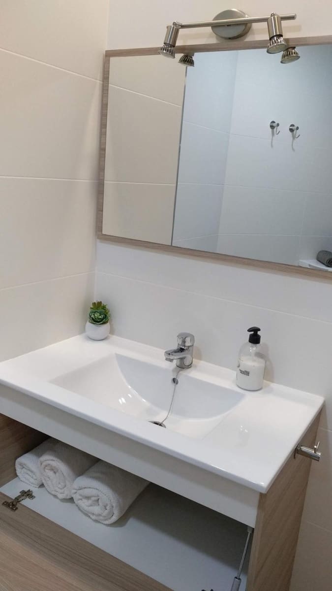 Studio til leie i Torrox-Costa med svømmebasseng - € 800 (Ref: 10020916)
