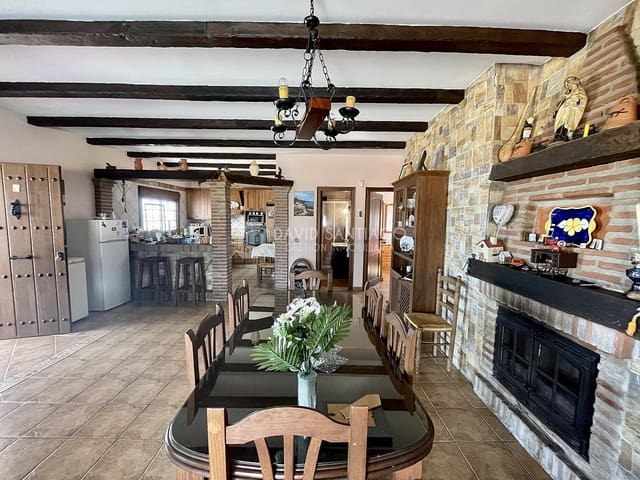 4 soveværelse Villa til salg i Archez med swimmingpool garage - € 470.000 (Ref: 7557671)