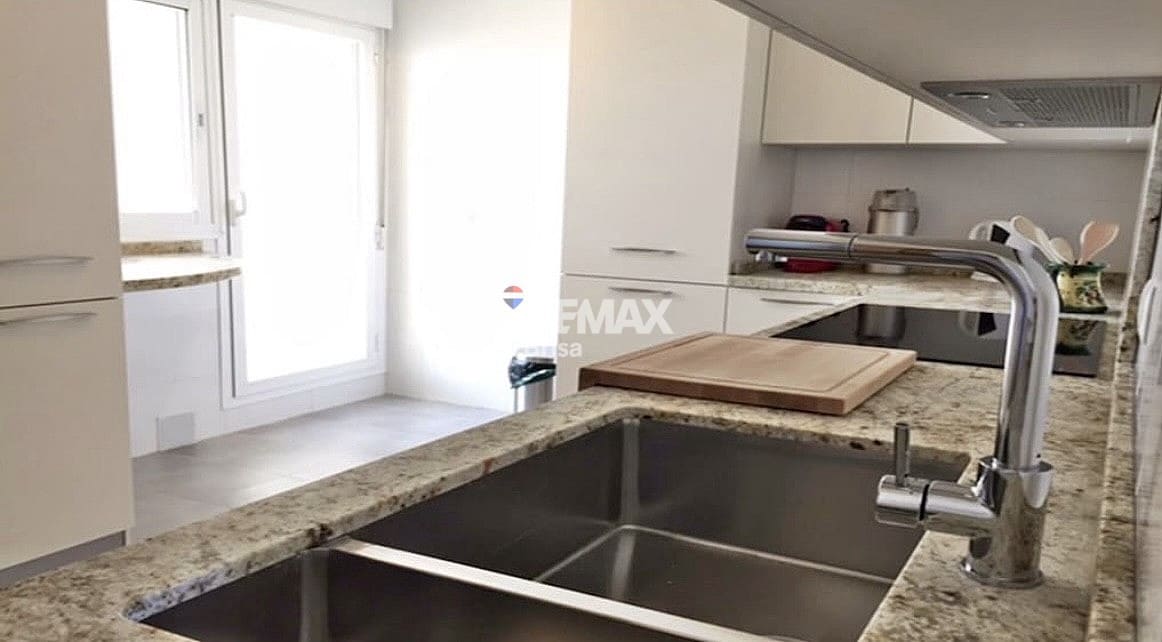 3 sovrum Takvåning för semesterbostäder i Caleta de Velez med pool - 630 € (Ref: 7631765)