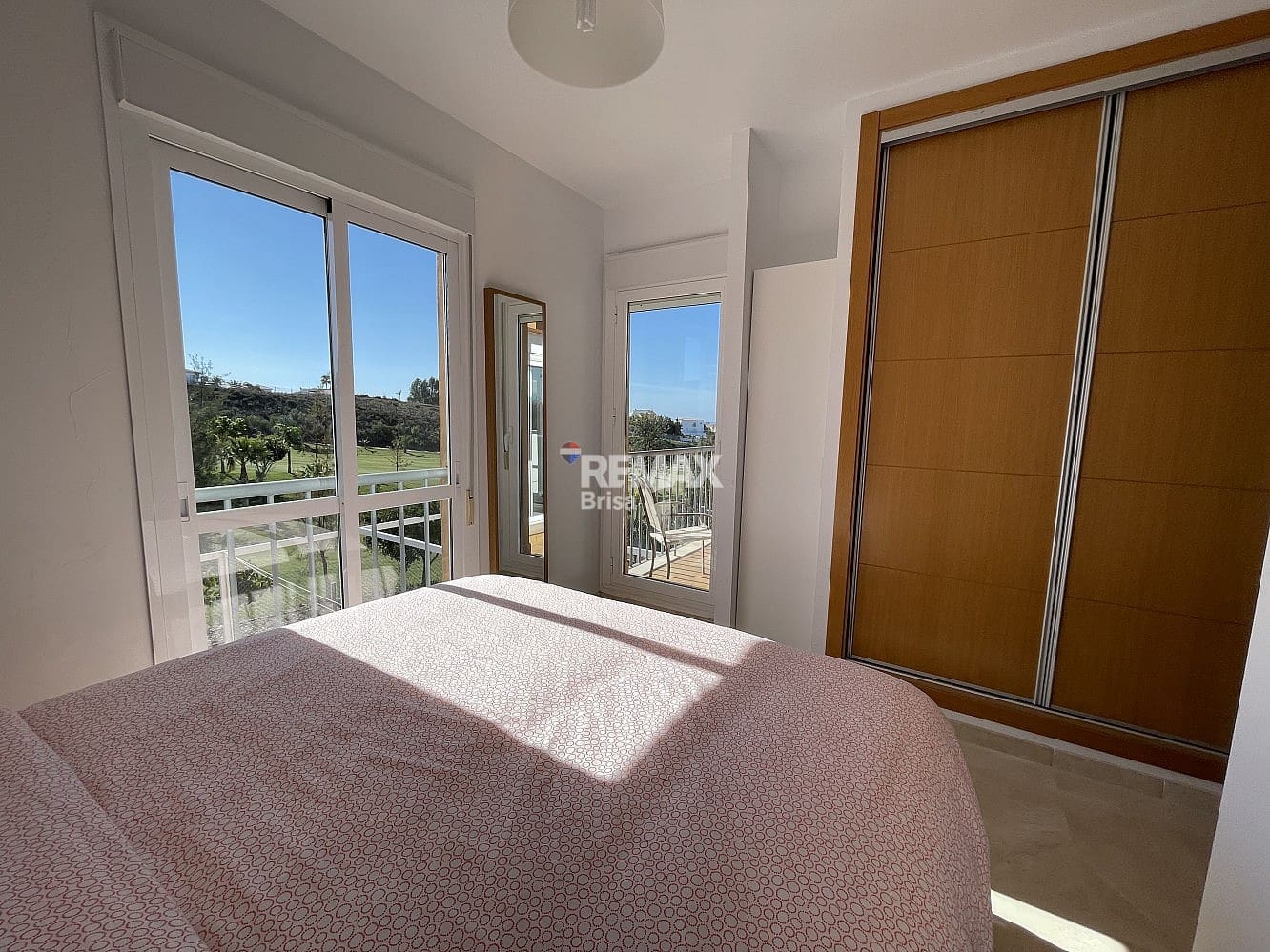 Apartamento de 2 habitaciones en Caleta de Vélez en alquiler vacacional con piscina - 420 € (Ref: 7631766)