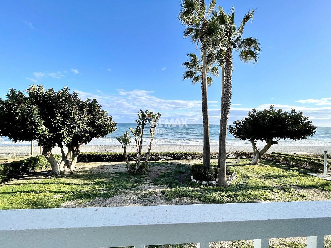 2 soveværelse Lejlighed til leje i Torrox-Costa - € 1.100 (Ref: 8147209)