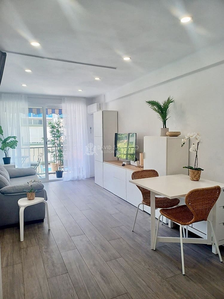 Studio til leje i Torre del Mar med swimmingpool - € 670 (Ref: 8609368)