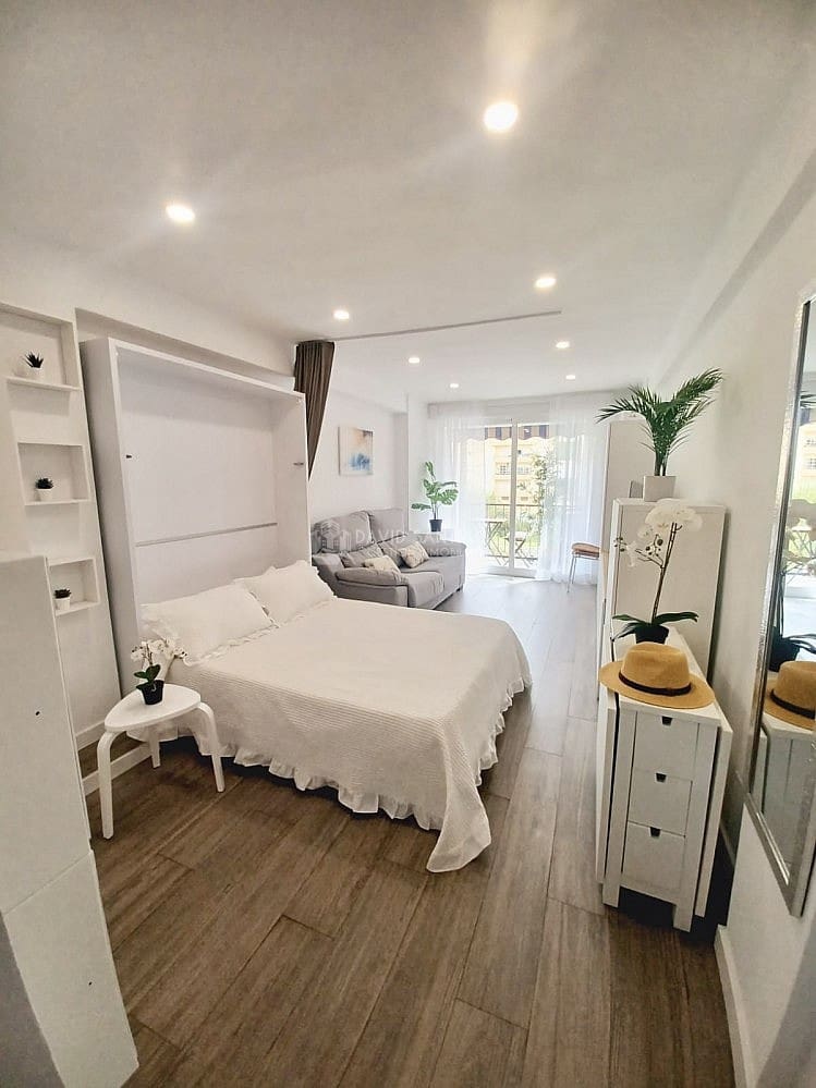 Studio til leje i Torre del Mar med swimmingpool - € 670 (Ref: 8609368)