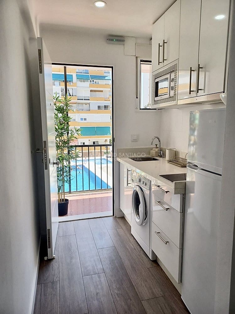 Studio til leje i Torre del Mar med swimmingpool - € 670 (Ref: 8609368)
