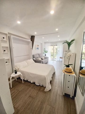 Studio til leje i Torre del Mar, Vélez-Málaga med swimmingpool - € 670 (Ref: 8609368)