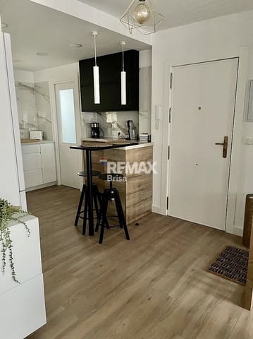 3 bedroom Apartment for rent in Torre del Mar, Vélez-Málaga - € 1,100 (Ref: 8611746)