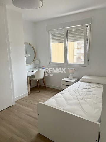 3 bedroom Apartment for rent in Torre del Mar, Vélez-Málaga - € 1,100 (Ref: 8611746)