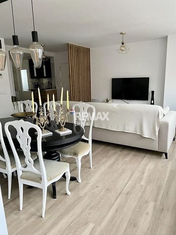3 bedroom Apartment for rent in Torre del Mar, Vélez-Málaga - € 1,100 (Ref: 8611746)