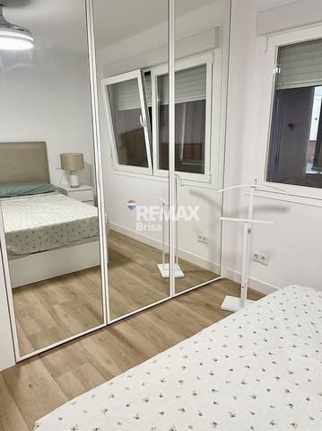 3 bedroom Apartment for rent in Torre del Mar, Vélez-Málaga - € 1,100 (Ref: 8611746)