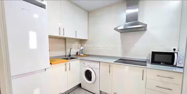 1 soveværelse Lejlighed til salg i Torre del Mar, Vélez-Málaga med swimmingpool - € 270.000 (Ref: 8782238)