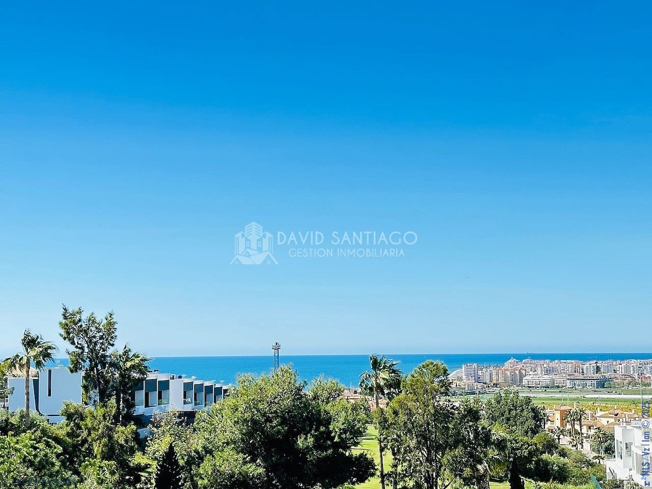 2 soveværelse Penthouse til salg i Velez-Malaga med swimmingpool - € 459.000 (Ref: 8848511)