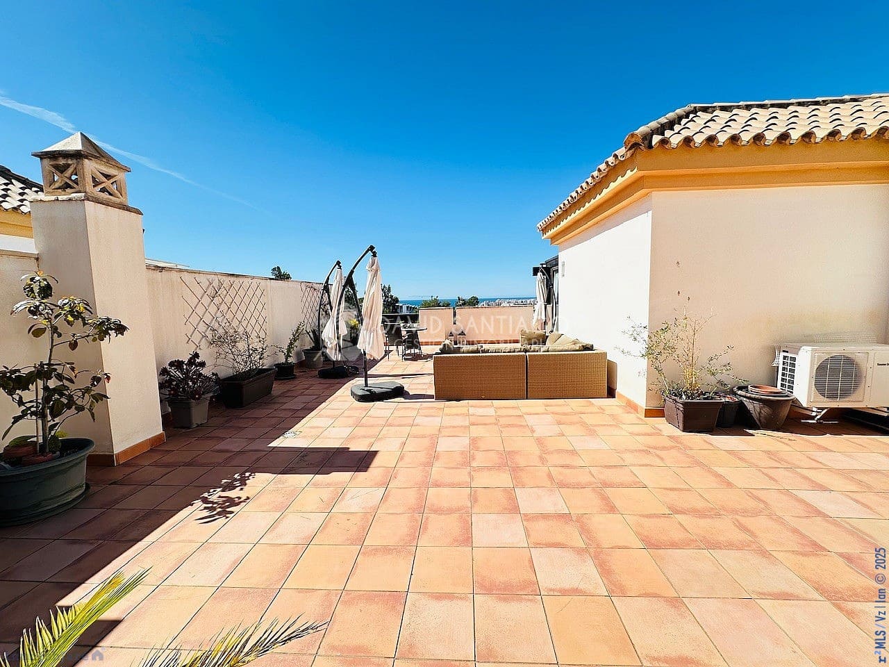 2 soveværelse Penthouse til salg i Velez-Malaga med swimmingpool - € 459.000 (Ref: 8848511)