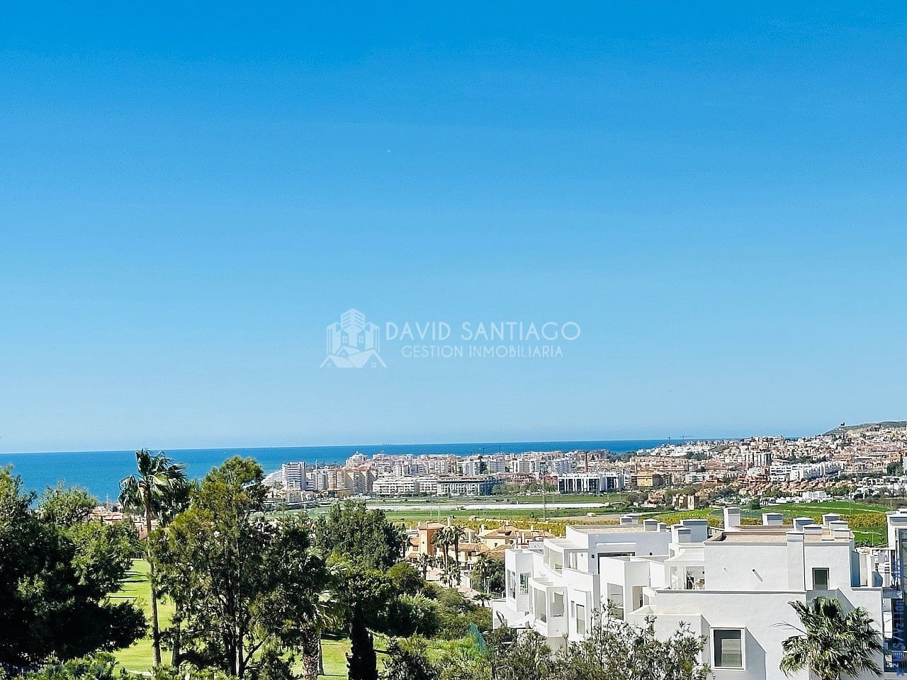 2 soveværelse Penthouse til salg i Velez-Malaga med swimmingpool - € 459.000 (Ref: 8848511)