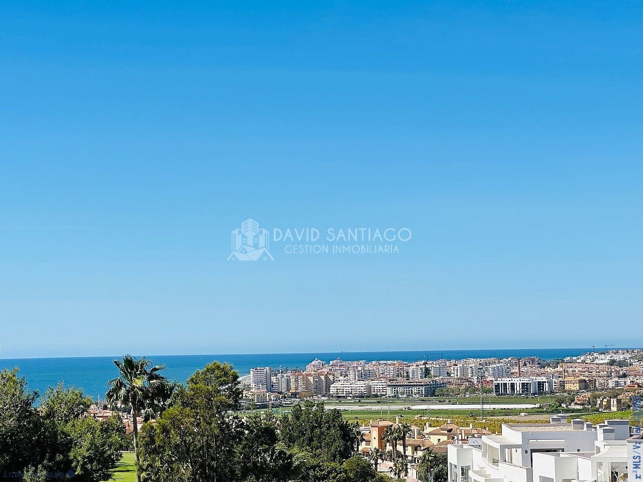2 soveværelse Penthouse til salg i Velez-Malaga med swimmingpool - € 459.000 (Ref: 8848511)