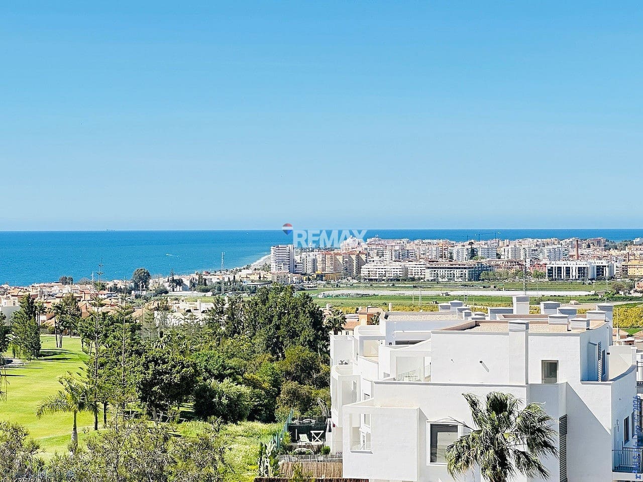 2 soverom Penthouse til salgs i Velez-Malaga med svømmebasseng - € 459 000 (Ref: 8848511)