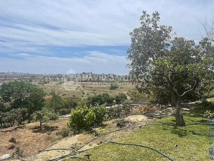 10 sypialnia Dom na sprzedaż w Torre del Mar z basenem - 425 000 € (Ref: 8848524)