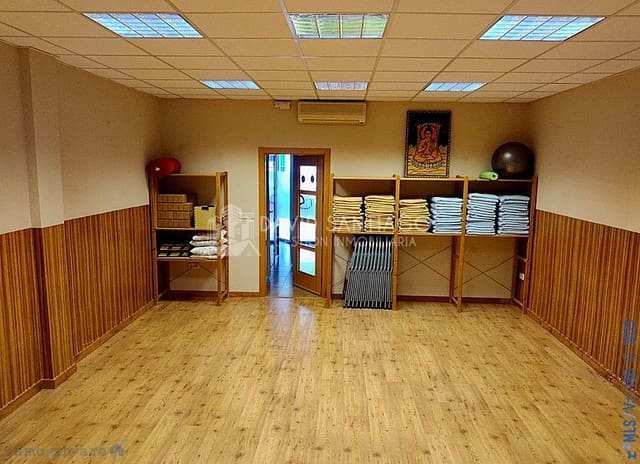 Kommersiell til salgs i Torre del Mar, Vélez-Málaga - € 152 000 (Ref: 8848530)