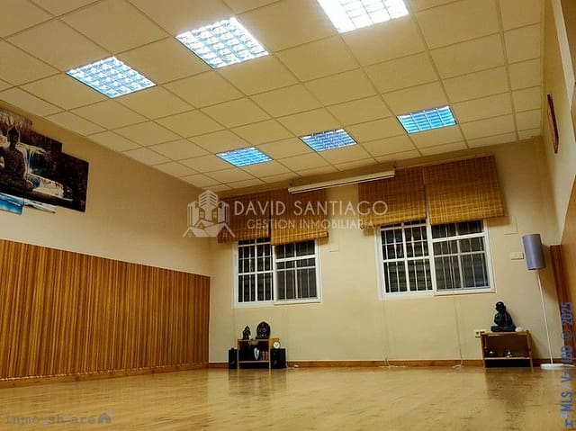 Kommersiell til salgs i Torre del Mar, Vélez-Málaga - € 152 000 (Ref: 8848530)