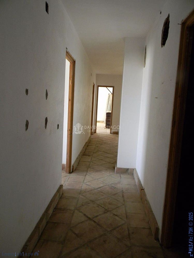 12 soveværelse Hotel til salg i Vinuela - € 400.000 (Ref: 8848552)