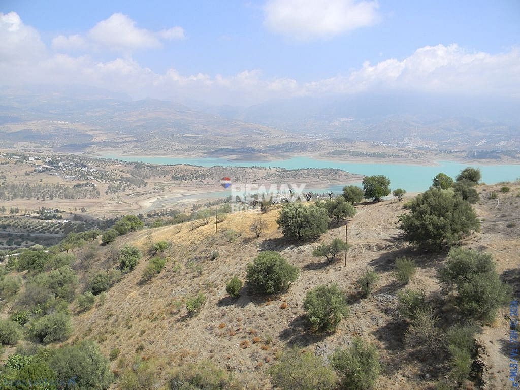 12 soverom Hotell til salgs i Vinuela - € 400 000 (Ref: 8848552)