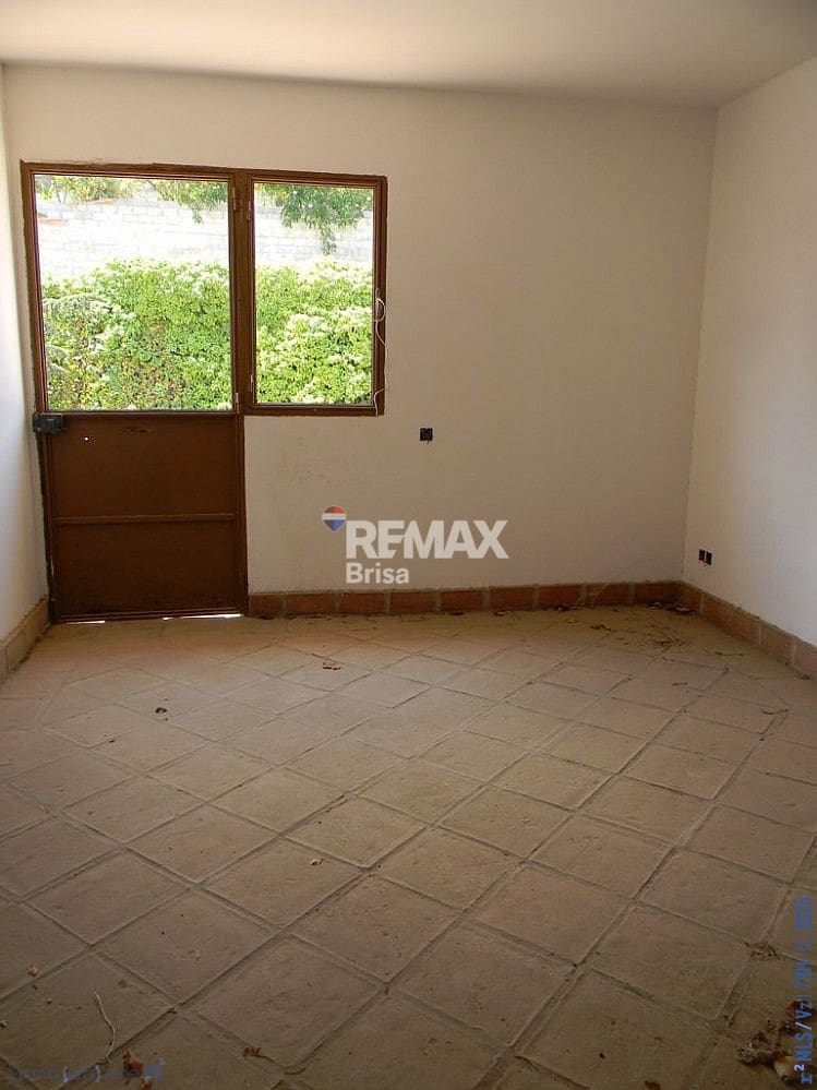 12 soverom Hotell til salgs i Vinuela - € 400 000 (Ref: 8848552)