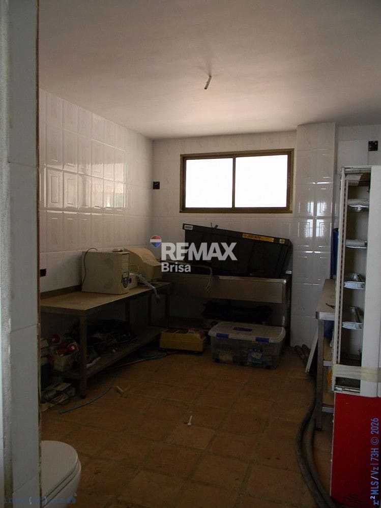 12 soverom Hotell til salgs i Vinuela - € 400 000 (Ref: 8848552)