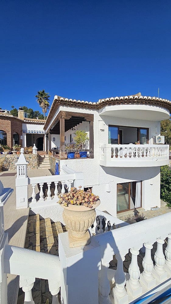 5 soveværelse Villa til salg i La Herradura med swimmingpool garage - € 1.180.000 (Ref: 8850418)