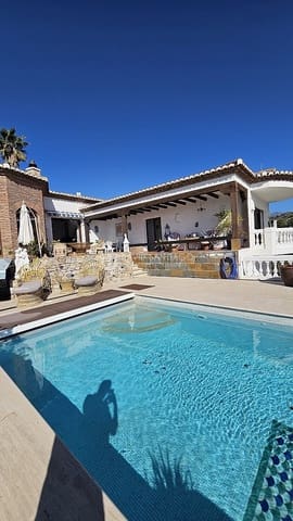 5 soverom Villa til salgs i La Herradura, Almuñécar med svømmebasseng garasje - € 1 180 000 (Ref: 8850418)
