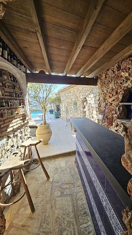 5 soverom Villa til salgs i La Herradura, Almuñécar med svømmebasseng garasje - € 1 180 000 (Ref: 8850418)