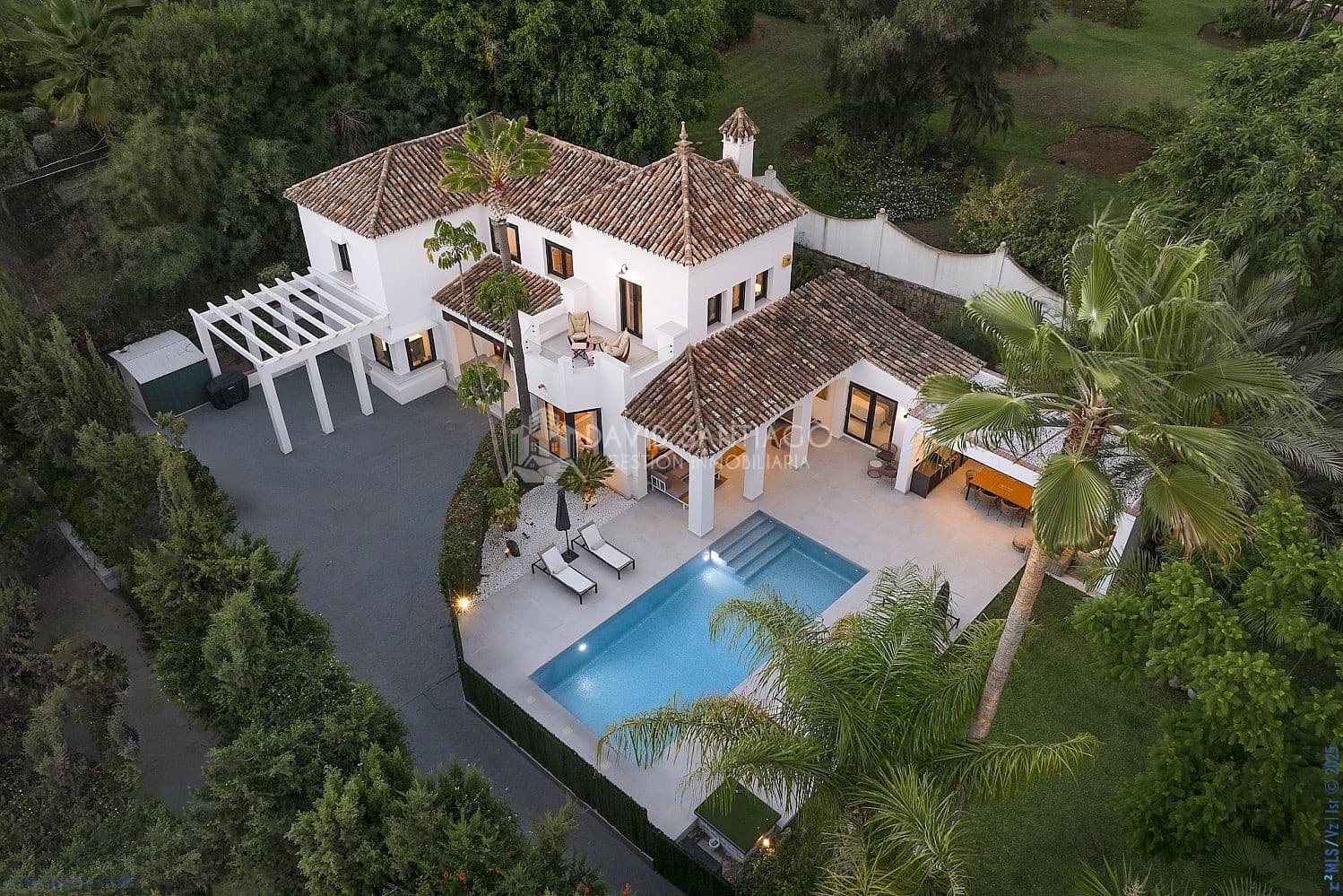 5 soveværelse Byhus til salg i Benahavis med swimmingpool garage - € 2.160.000 (Ref: 8879221)