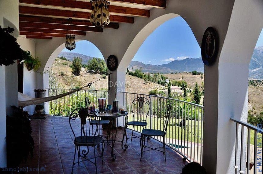 6 soveværelse Byhus til salg i Vinuela med swimmingpool garage - € 820.000 (Ref: 8879223)