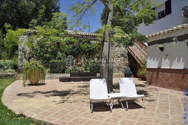 6 soveværelse Byhus til salg i Viñuela med swimmingpool garage - € 820.000 (Ref: 8879223)