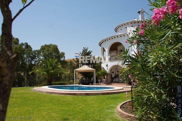 6 sypialnia Dom na sprzedaż w Viñuela z basenem garażem - 820 000 € (Ref: 8879223)