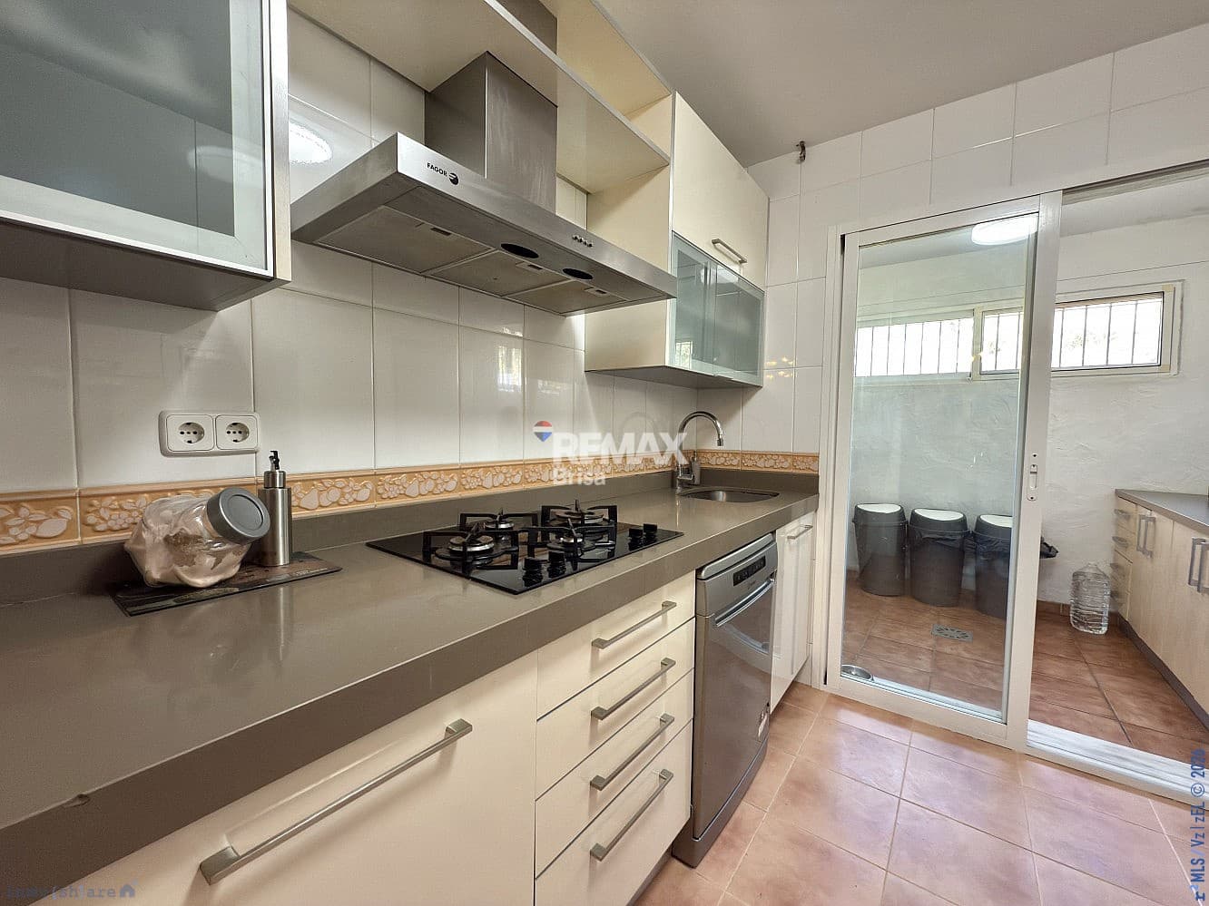 4 sovrum Radhus till salu i Chilches - 450 000 € (Ref: 8920763)