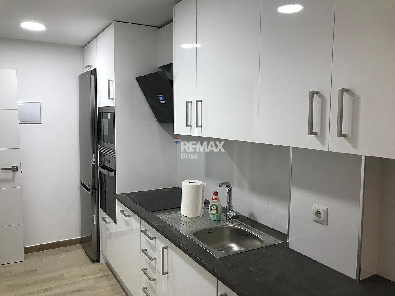 3 slaapkamer Appartement te huur in Rincon de la Victoria - € 1.700 (Ref: 9009942)