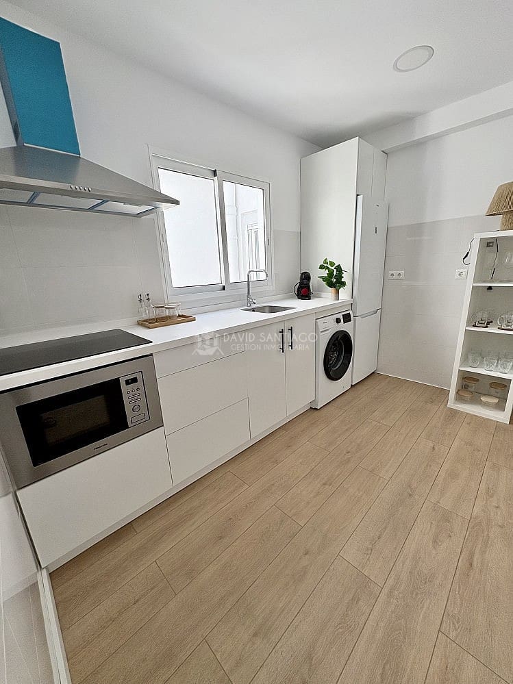 2 quarto Apartamento para arrendar em Torre del Mar - 1 100 € (Ref: 9018605)