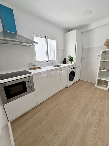 2 bedroom Apartment for rent in Torre del Mar, Vélez-Málaga - € 1,100 (Ref: 9018605)