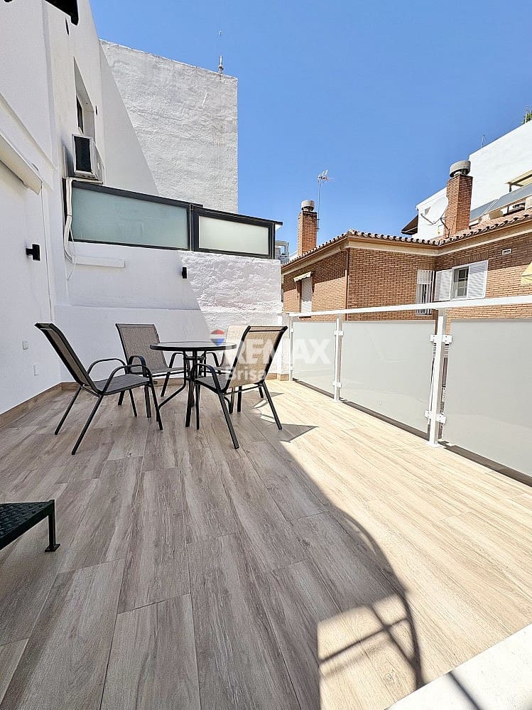 2 bedroom Apartment for rent in Torre del Mar - € 1,100 (Ref: 9018605)