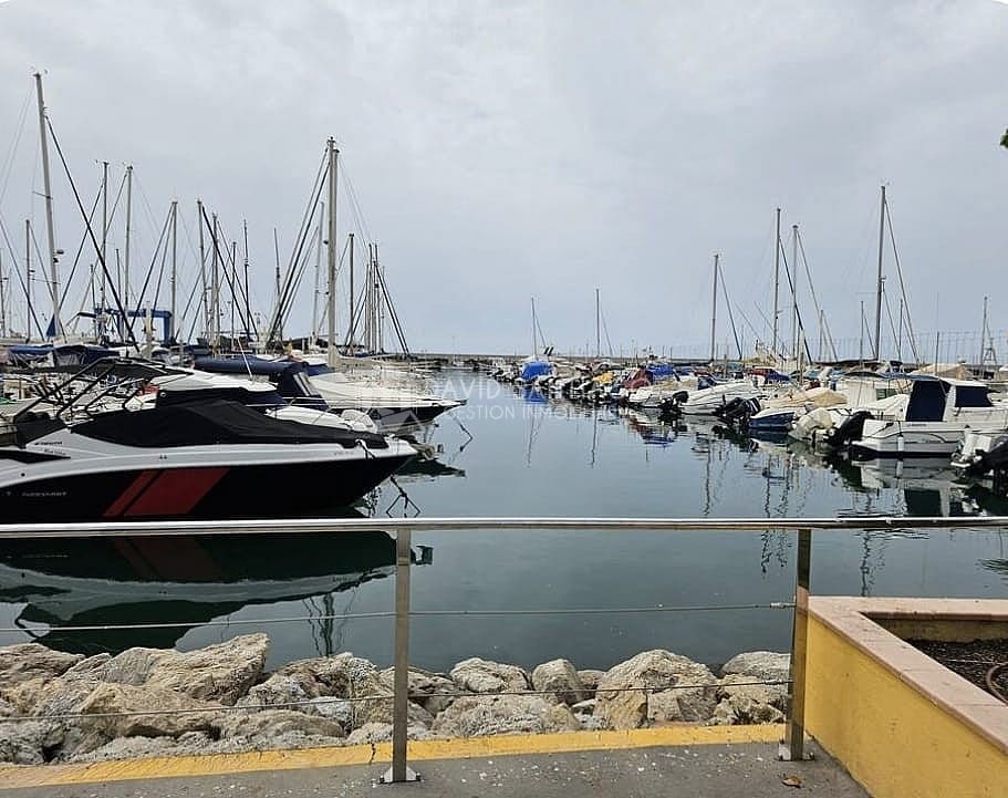 1 slaapkamer Appartement te huur in Caleta de Velez - € 790 (Ref: 9025376)