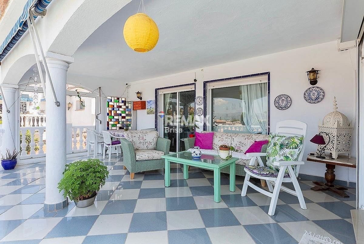 Casa de 2 habitaciones en Caleta de Vélez en alquiler con piscina - 1.300 € (Ref: 9035494)