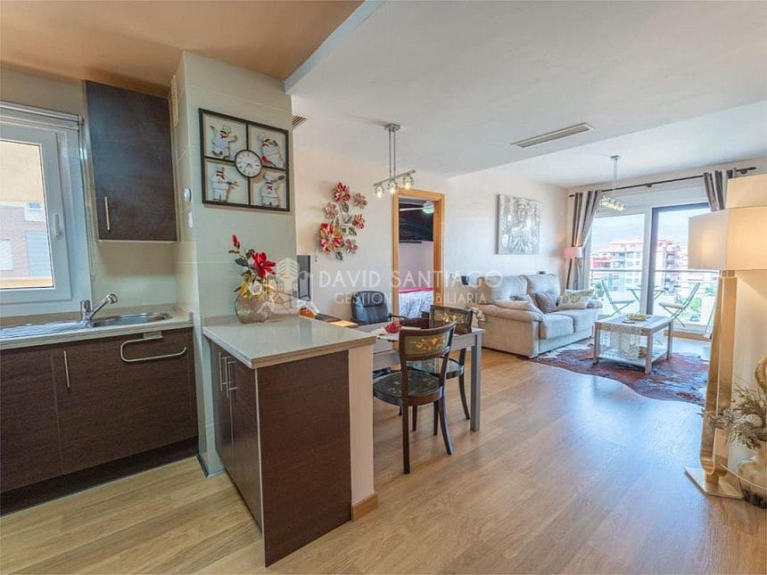 1 soveværelse Lejlighed til leje i Torre del Mar med swimmingpool garage - € 950 (Ref: 9076505)