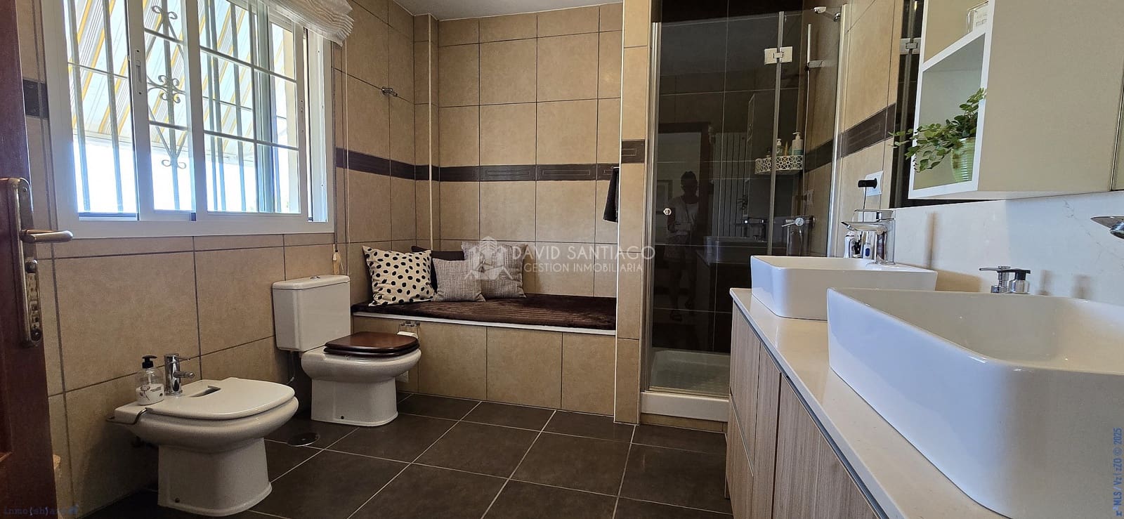 3 soveværelse Villa til salg i Sayalonga med swimmingpool - € 698.000 (Ref: 9131144)