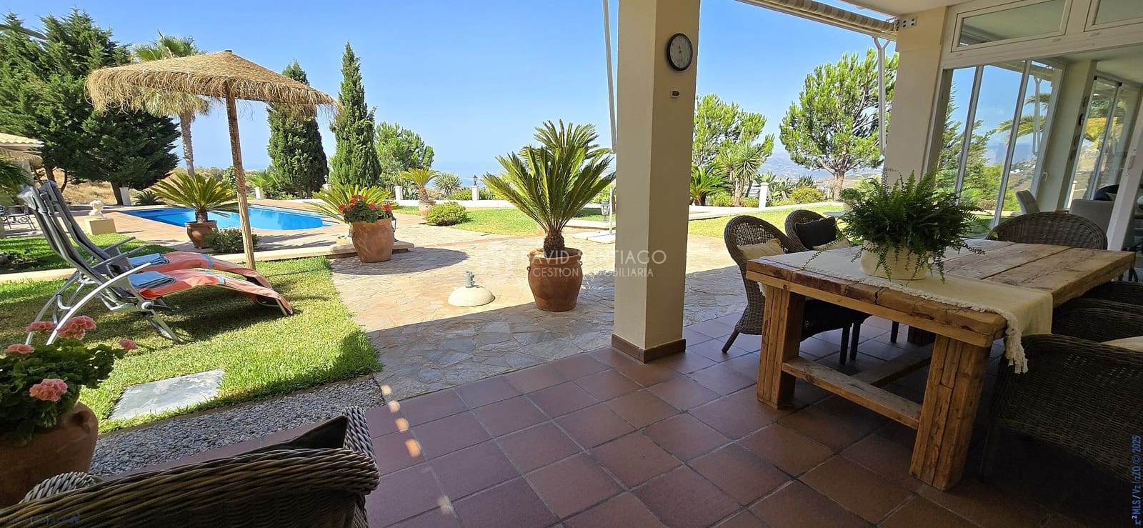 3 soveværelse Villa til salg i Sayalonga med swimmingpool - € 698.000 (Ref: 9131144)